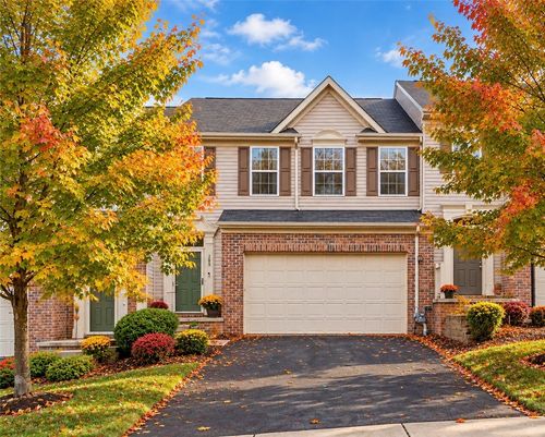 205 Broadstone Dr, Mars, PA, 16046-5220 | Card Image