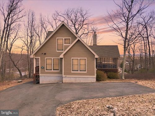 111 High Mountain Ln, Tannersville, PA, 18372-7858 | Card Image