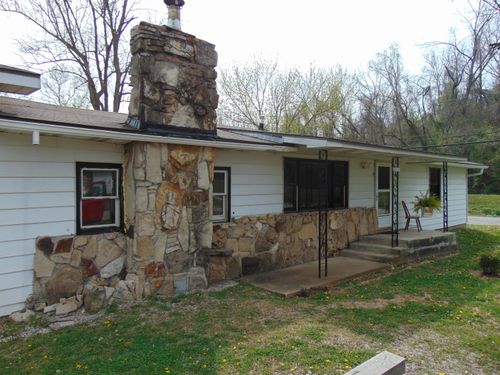 1101 Sapp St, Cassville, MO, 65625-1061 | Card Image