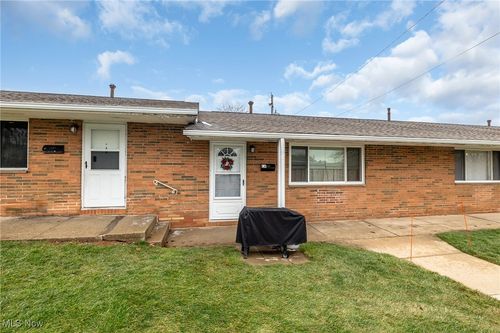 21896 River Oaks Dr, Rocky River, OH, 44116-3146 | Card Image