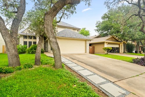 8712 Coastal Dr, Austin, TX, 78749-4917 | Card Image