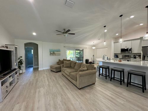 3942 Sw Jarmer Rd, Port St. Lucie, FL, 34953-3647 | Card Image