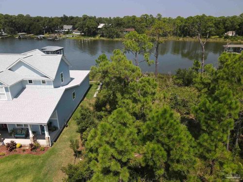 16326 Tarpon Dr, Pensacola, FL, 32507-8361 | Card Image
