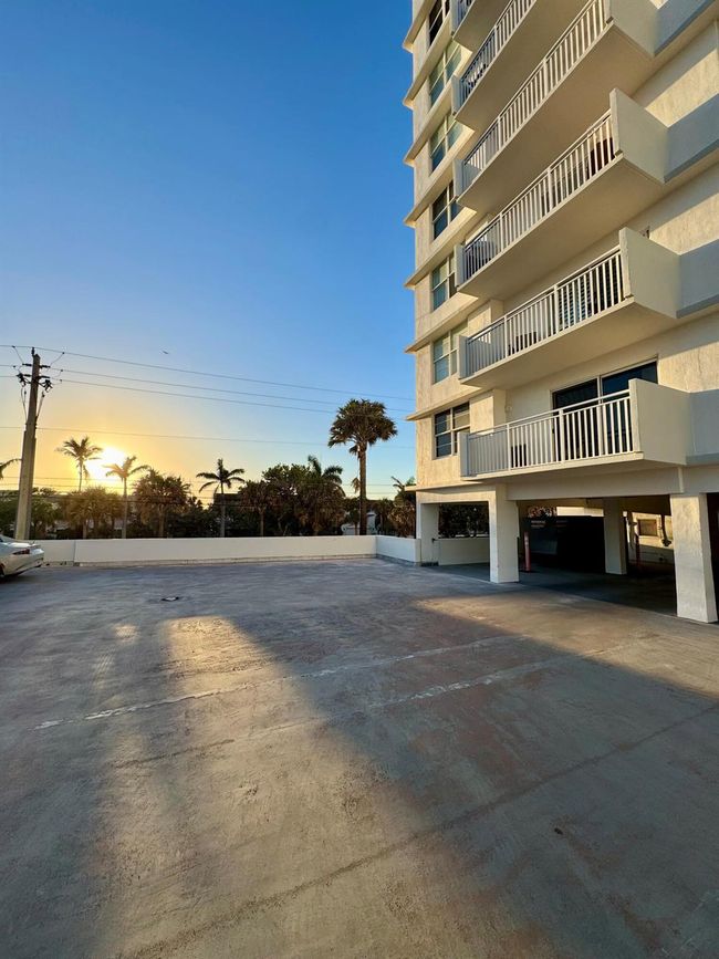 APT-402 - 4505 S Ocean Blvd, Condo with 2 bedrooms, 2 bathrooms and null parking in Highland Beach FL | Image 31