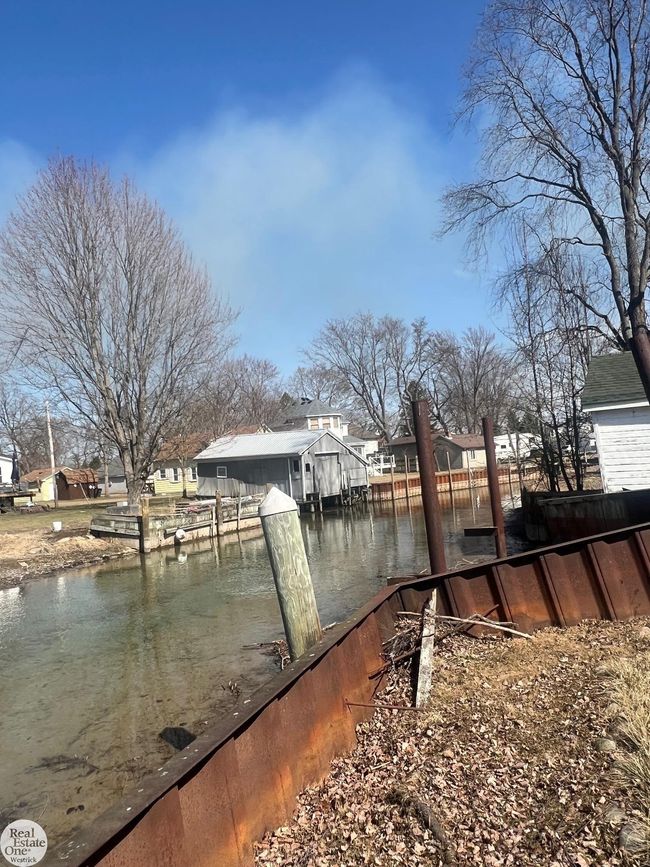 Canal Front | Image 36
