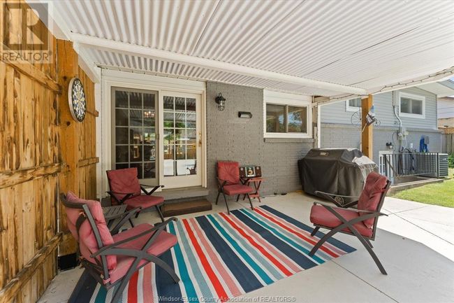 1568 St Gabriel Crt, Home with 3 bedrooms, 2 bathrooms and null parking in Windsor ON | Image 32