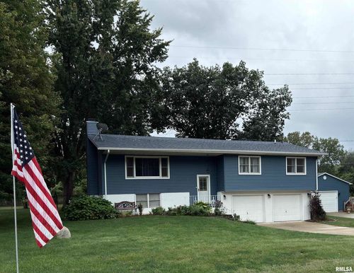 139 Wisteria Ln, Riverdale, IA, 52722-6140 | Card Image