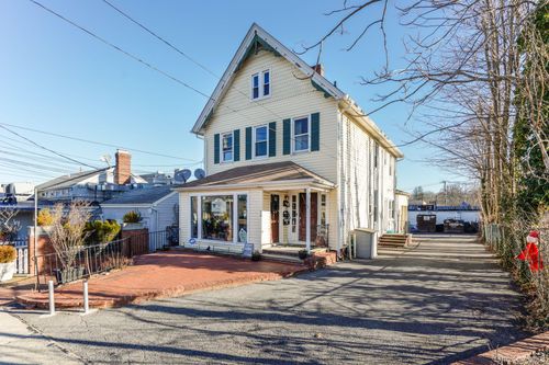 58 New St, Huntington, NY, 11743-3388 | Card Image