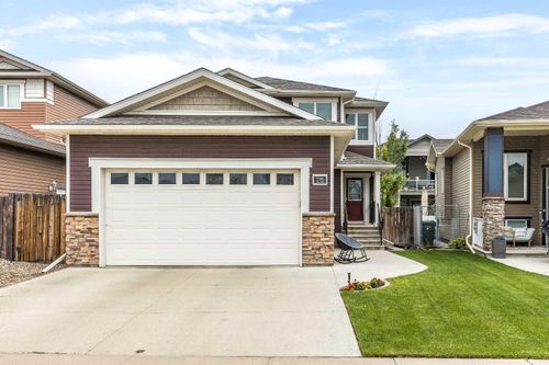 596 Vista Dr Se, Medicine Hat, AB, T1B0N1 | Card Image