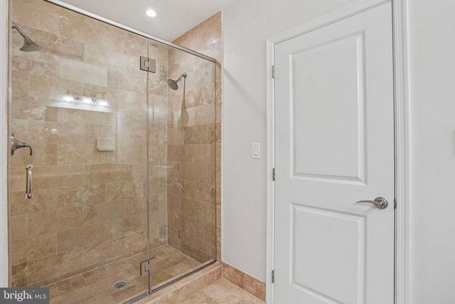 APT-104C - 1811 14 Th St N, Condo with 2 bedrooms, 3 bathrooms and null parking in ARLINGTON VA | Image 26