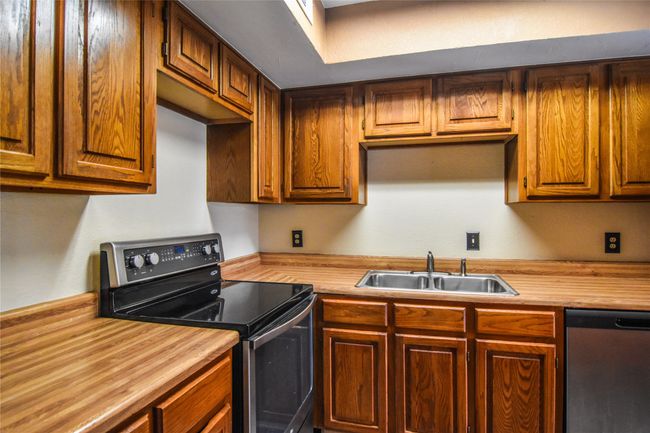 APT-4207 - 1704 Baird Farm Cir, Condo with 2 bedrooms, 1 bathrooms and null parking in Arlington TX | Image 17