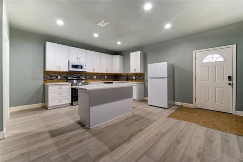 4323 Continental Dr, Houston, TX, 77072-1203 | Card Image