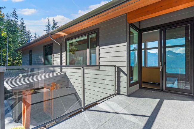 1135 Copper Drive, House other with 3 bedrooms, 3 bathrooms and 6 parking in Britannia Beach BC | Image 32