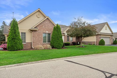 207 Eagles Cove Circle, North Prairie, WI, 53153 | Card Image