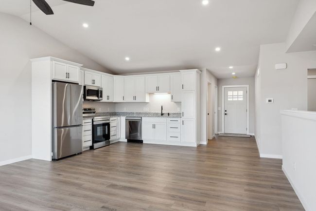 2463 Russell Ct, Home with 3 bedrooms, 3 bathrooms and null parking in REEDSBURG WI | Image 7