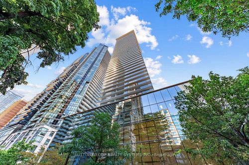 1406-33 Charles St E, Toronto, ON, M4Y0A2 | Card Image