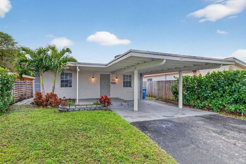 698 Ne 36th St, Oakland Park, FL, 33334-2858 | Card Image