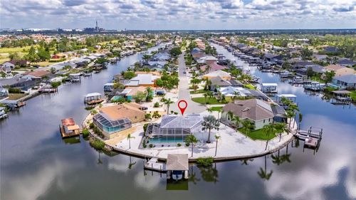 927 Golf Island Dr, APOLLO BEACH, FL, 33572-2715 | Card Image
