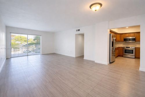 apt-224-400 Kings Point Dr, Sunny Isles Beach, FL, 33160-4732 | Card Image
