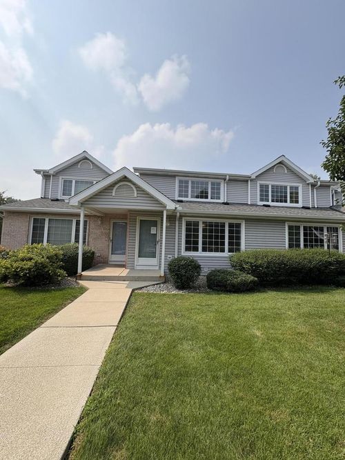 f-10081 W Whitnall Edge Drive, Franklin, WI, 53132 | Card Image