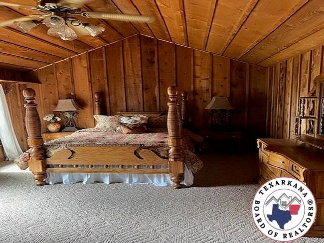 327 Crudip Ln, Home with 2 bedrooms, 2 bathrooms and null parking in Texarkana TX | Image 9