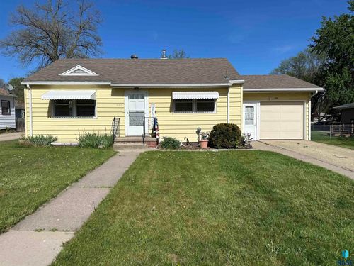 508 N Summit Ave Avenue, Madison, SD, 57042 | Card Image