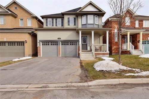 30 Canary St, Whitby, ON, L1R0K3 | Card Image