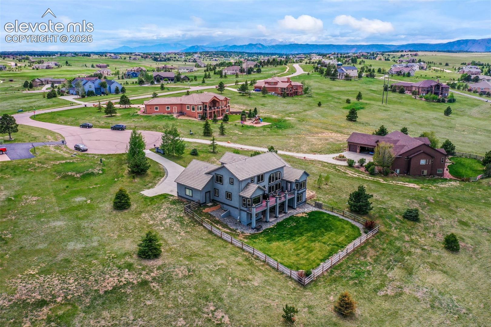 Residential in Monument 4