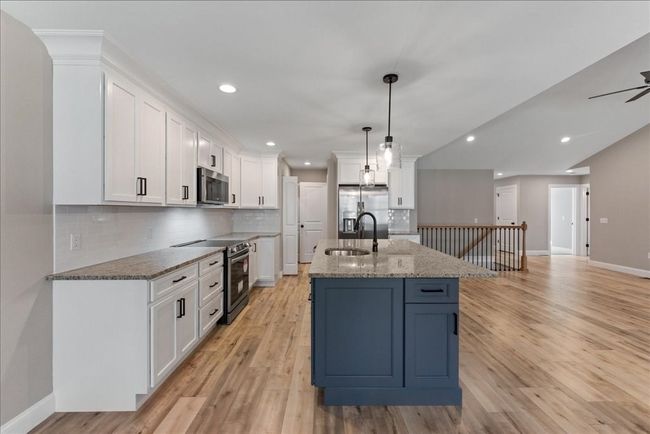 6 - 6 Nicols Way, Condo with 2 bedrooms, 2 bathrooms and 2 parking in Easthampton MA | Image 4