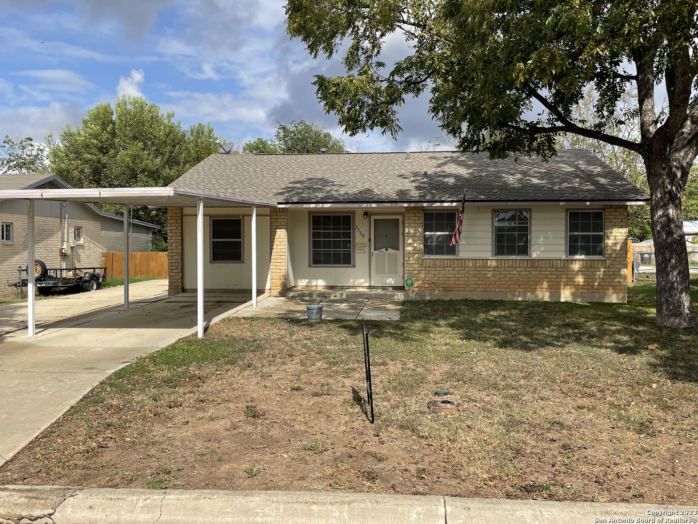 Westwood Dr, Hondo, TX 78861