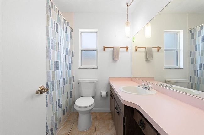 Guest Bath - Shower/Tub | Image 25