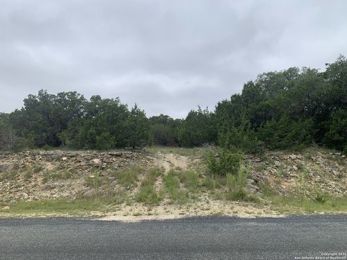 457 Thoroughbred Ln, Spring Branch, TX, 78070-3765 | Card Image