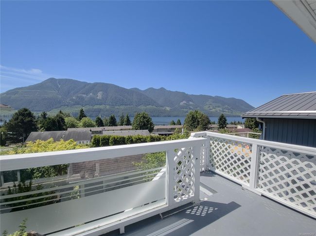 Balcony off primary | Image 29