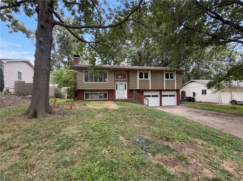 2909 Sagebrush Dr, Lawrence, KS, 66047-2737 | Card Image