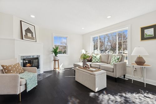 1335 Hampshire Ave N, Golden Valley, MN, 55427-4624 | Card Image