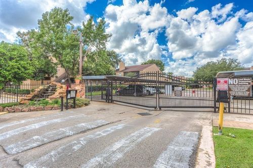 unit-405-10555 Turtlewood Ct, Houston, TX, 77072-2728 | Card Image
