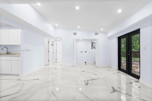 1535 Ne 139th St, NORTH MIAMI, FL, 33161-3523 | Card Image