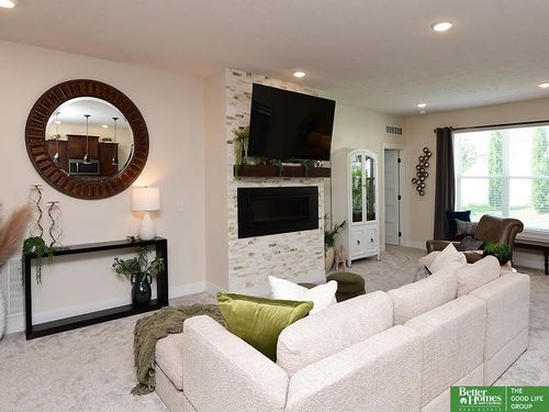 8202 N 172nd St, Bennington, NE, 68007-3288 | Card Image
