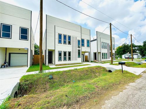 8132 Penrod St, Houston, TX, 77028-3446 | Card Image