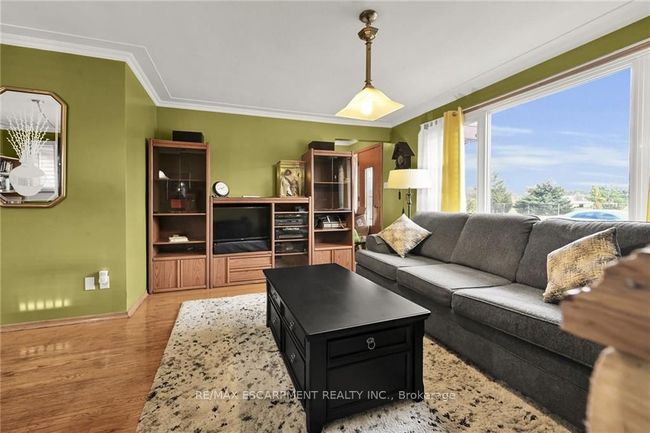 135 Nash Rd N, House other with 3 bedrooms, 2 bathrooms and 5 parking in Hamilton ON | Image 6