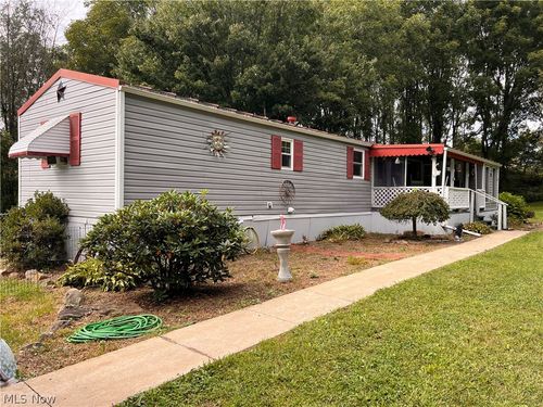 45948 Riffle Rd, New Waterford, OH, 44445-8705 | Card Image