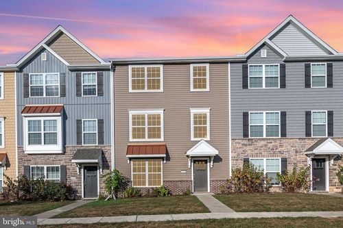 4440 Wild Orchid Ln, ENOLA, PA, 17025-2277 | Card Image