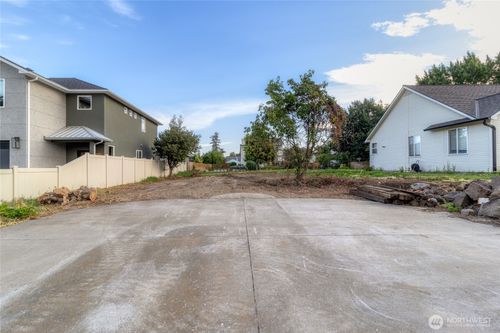 316 Sw 12th St, College Place, WA, 99324-1409 | Card Image