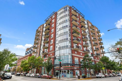 801-1201 W Adams St, Chicago, IL, 60607-2922 | Card Image