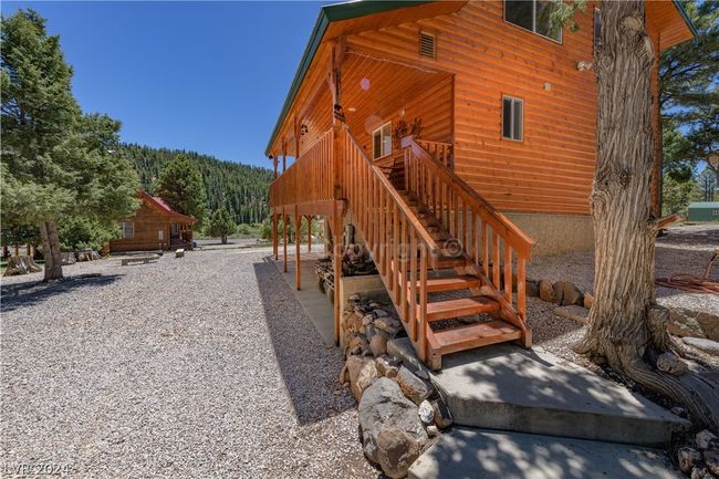 Stairwell to front door | Image 7