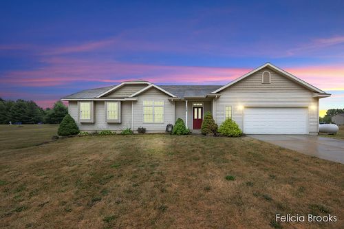 138 Andrea Dr, Sand Lake, MI, 49343-9797 | Card Image