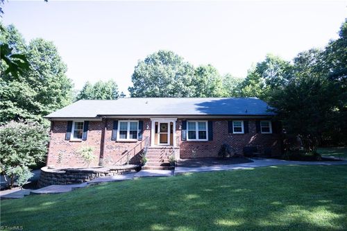 6779 Brookbank Rd, Summerfield, NC, 27358-9109 | Card Image