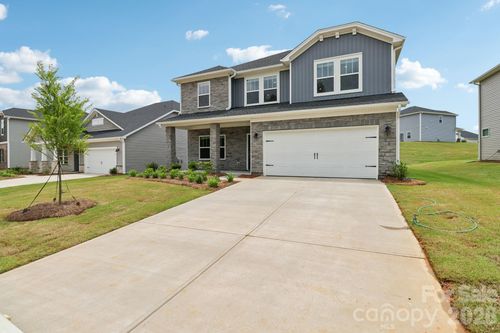 104 Frontiersman Dr, Mocksville, NC, 27028-2489 | Card Image