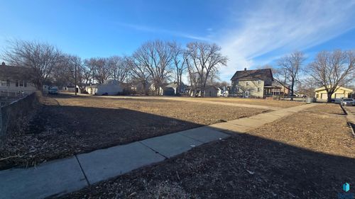 325 N Blauvelt Ave Avenue, Sioux Falls, SD, 57103 | Card Image