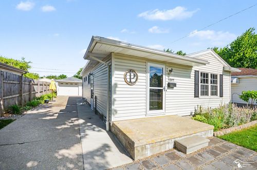 1257 Maple Ave, Monroe, MI, 48162-3004 | Card Image